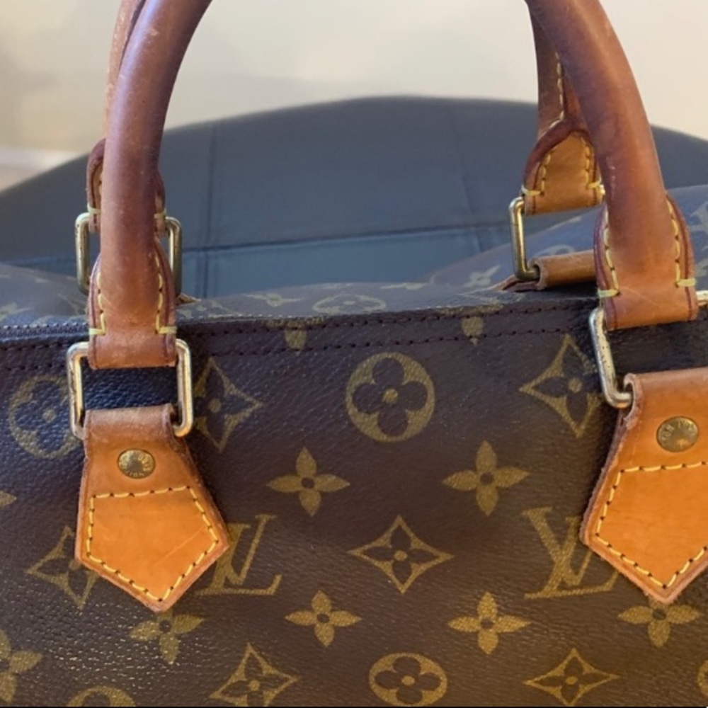 Louis Vuitton Monogram Canvas Speedy Handbag in Brown and Tan - Picture 4 of 9